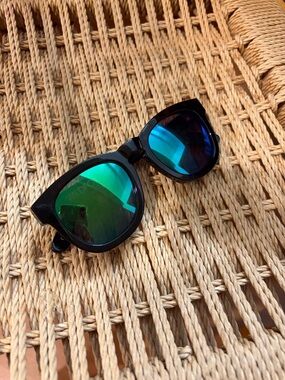 Wildfox sunnies classic fox blue green shades sunglasses